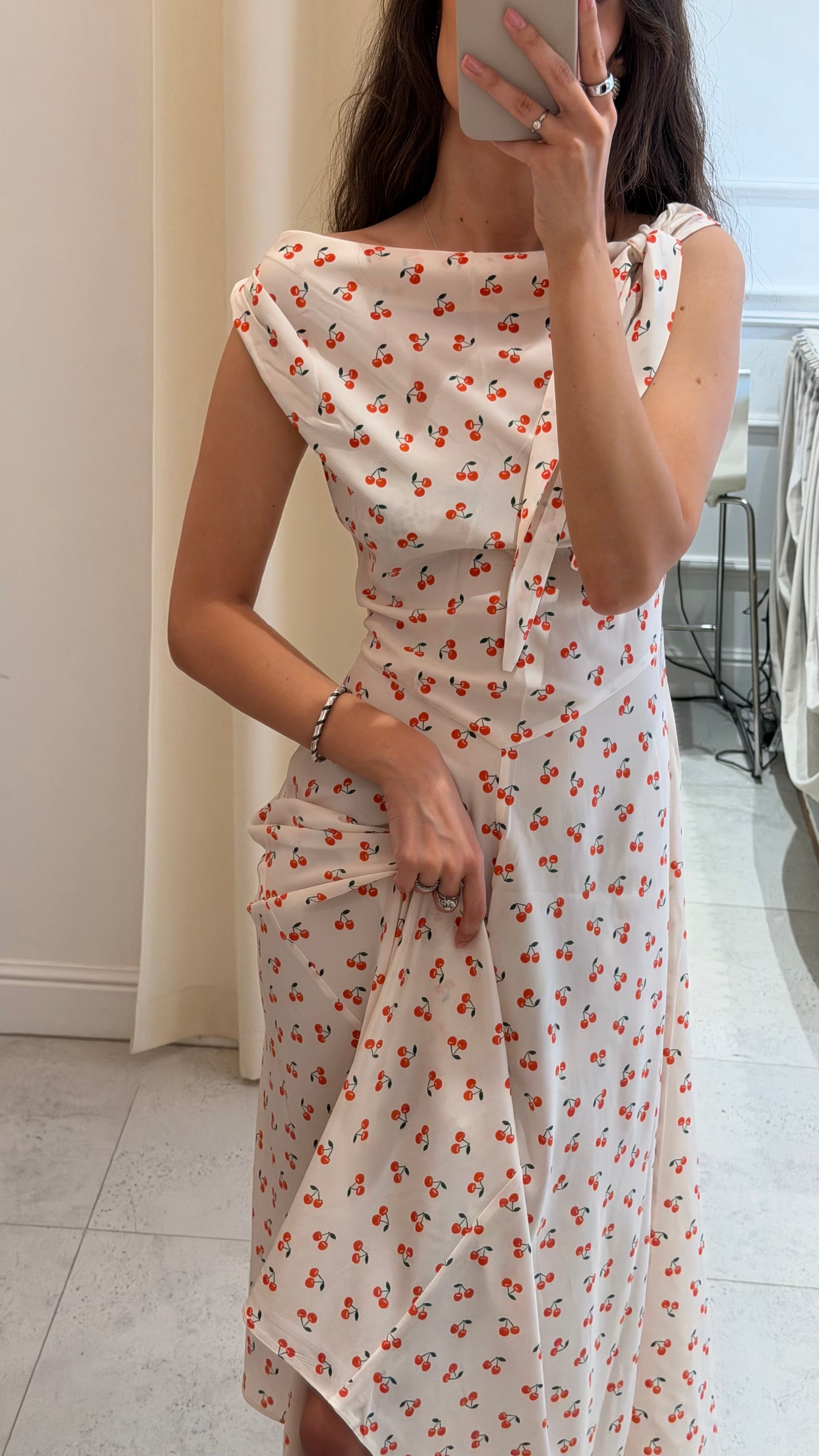 Jedwabna Sukienka Ezia w wisienki